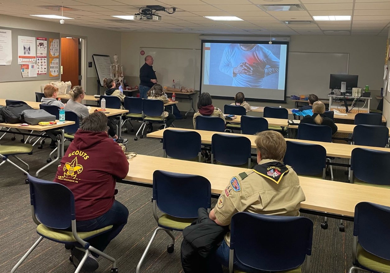 Gary Thompson teaches scouts basic techniques