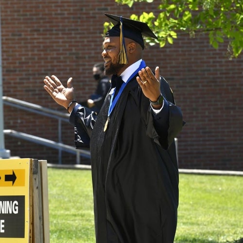 Grad Walk 83