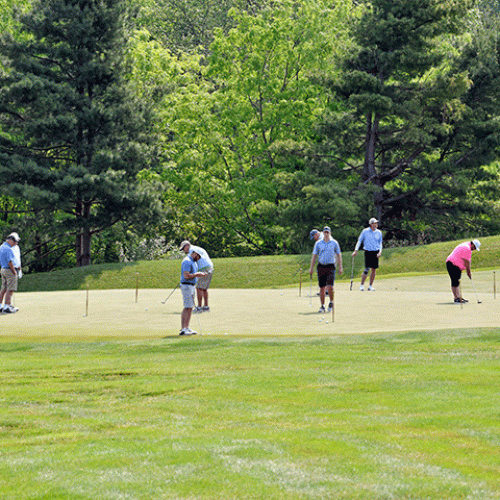 Golf Classic Putting Contest e